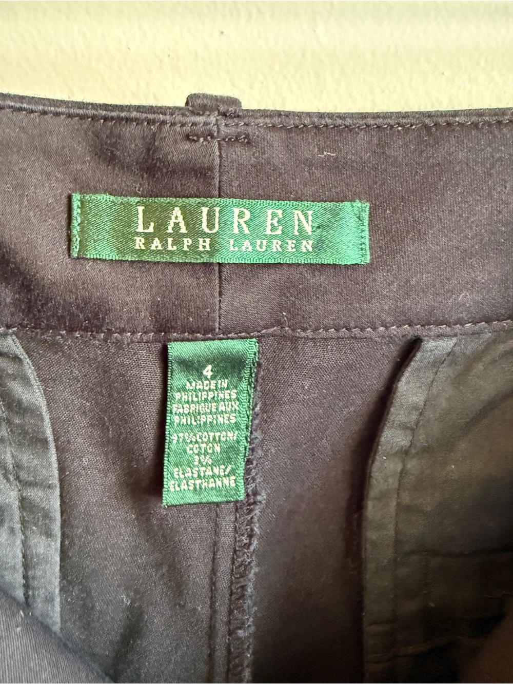 Lauren Ralph Lauren (LRL) Black Stretch Bermuda Shorts Sz 4 Gold Logo Button - Picture 3 of 11